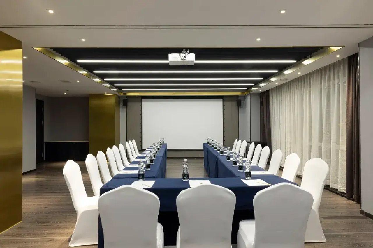 Holz Hotel Shenyang Buitenkant foto