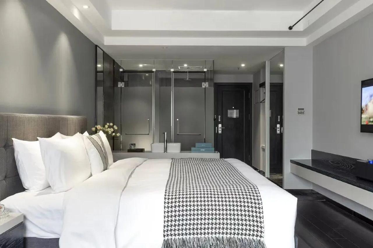 Holz Hotel Shenyang Buitenkant foto